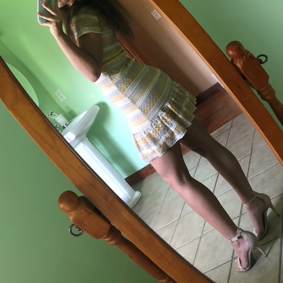 Dress 👗💛 - Picture 5 of 5